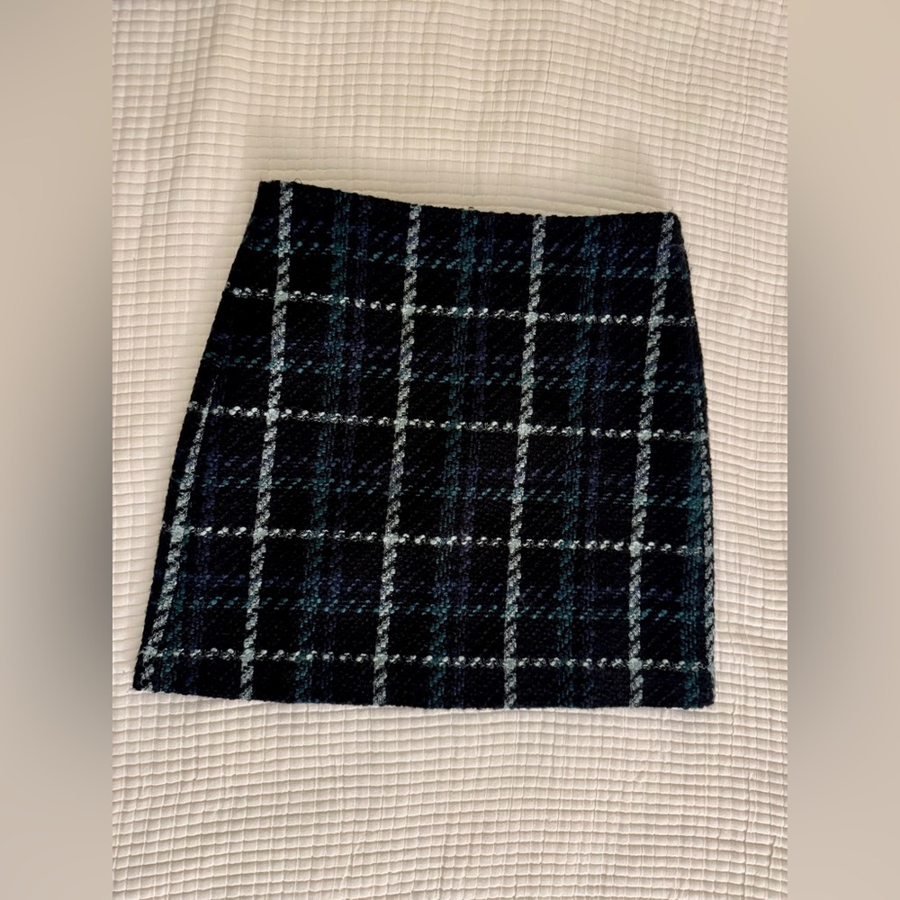 Black/Green Plaid Tweed Skirt size 8. Loft outlet.